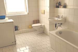 ***GEMÜTLICHE WOHNUNG IM GEPFLEGTEM MFH-AUFZUG-TIEFGARAGENSTELLPLATZ*** – Philippstr. 8, 9130 Sonnenberg, Chemnitz – Vorschaubild 3