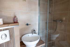 *** 1 ZKB APARTMENT im DG - AUFSTEIGENDE LAGE mit guter ANBINDUNG in NÄHE der WESER *** – Die vollständige Adresse der Immobilie erhältst du vom Anbieter., 28197 Woltmershausen (Ortsteil), Bremen – Vorschaubild 7