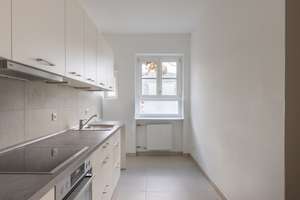 Eine 3,5 bzw 4 Zimmer Wohnung in gepflegter Altbau, saniert 2022, Schlafzimmern zum ruhigen Innenhof – Reichstrasse 30, 14055 Westend, Berlin – Vorschaubild 10