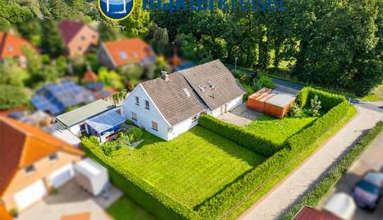 Bild von Wohnhaus mit drei Einheiten und großem Grundstück in ruhiger Lage von Leerhafe