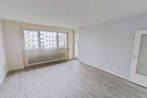 Großzügig geschnittene 3-Zimmer-Wohnung mit BALKON – Lahrkampstraße 23, 33104 Schloß Neuhaus, Paderborn – Vorschaubild 1