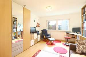 Familienzeit beginnt hier: 3,5-Zi.-Wohnung mit EBK, Westbalkon, Aufzug & Stellplatz in S-Giebel! – Engelbergstraße 36, 70499 Giebel, Stuttgart – Vorschaubild 5