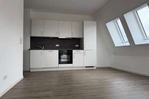 Helle 2-Zimmer-Wohnung mit EBK