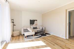 Neu renoviert, toll möbliert, 2-Zimmer mit SW-Balkon, Tageslichtbad und Fernblick! – Gasteiner Straße 15, 1279 Laubegast, Dresden – Vorschaubild 3