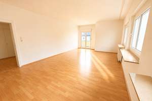 Stilvolle 2-Zimmer-Wohnung mit Süd-Balkon in Bestlage im Nerotal – Nerobergstrasse 4, 65193 Nordost, Wiesbaden – Vorschaubild 3