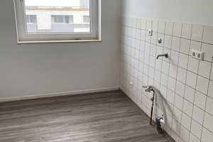 Wohnung mit zwei Loggien und Gäste-WC // 3.OG rechts – Cottbuser Str. 12, 38444 Wolfsburg – Vorschaubild 4