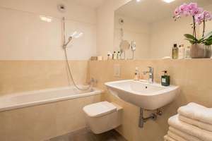 Vermietete Vierzimmerwohnung im 5.OG in Spreenähe mit TG-Stellplatz – Klaustaler Straße 28, 10589 Charlottenburg, Berlin – Vorschaubild 11