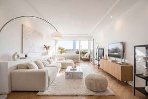 Ganz Oben ist es am schönsten! + U-Bahnnähe -  Charmante 3-Zimmer-Wohnung – Die vollständige Adresse der Immobilie erhältst du vom Anbieter., 80992 Alt-Moosach, München – Vorschaubild 2