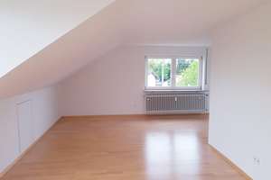 Sonnige 3,5-Zimmer-Wohnung mit Balkon, Einbauküche & Stellplatz in ruhiger Lage – Egerländer Str. 23, 73527 Schwäbisch Gmünd – Vorschaubild 3
