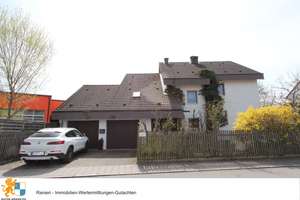 Großes Wohnhaus mit Doppelgarage und viel Potenzial in Neumarkt-Woffenbach – Die vollständige Adresse der Immobilie erhältst du vom Anbieter., 92318 Neumarkt in der Oberpfalz – Vorschaubild 2