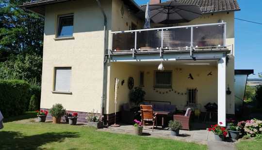 Bild von ** Ideales Zweifamilienhaus für die ganze Familie, mit traumhafter Aussicht & großem Garten **