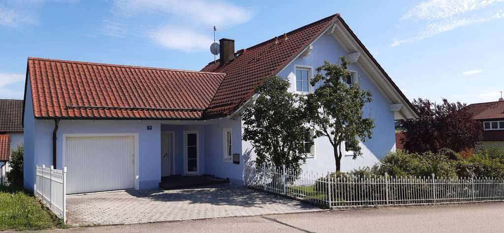 Immobilie in Pörnbach - Gepflegtes 7-Zimmer Hanghaus in Pörnbach mit 244 m² Wohnfläche - Bild 0