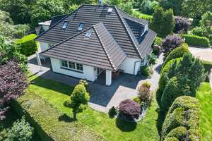 Familienrefugium am Ende einer Privatstraße
Freistehend, großzügig und mit Einliegerbereich  – Die vollständige Adresse der Immobilie erhältst du vom Anbieter., 30539 Bemerode, Hannover – Vorschaubild 13