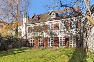 Eine Villa, ein Garten, ein bauliches Kunstwerk – Die vollständige Adresse der Immobilie erhältst du vom Anbieter., 82256 Fürstenfeldbruck – Vorschaubild 2