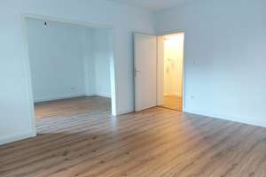 **Moderne und attraktive Erdgeschosswohnung mit offener Raumgestaltung**