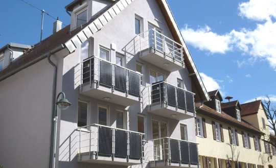 Gepflegtes 6 Familienhaus mit kleiner Gewerbefläche !