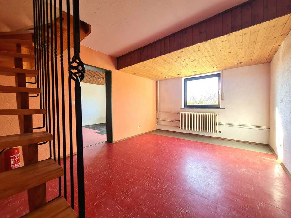 Büro, UG