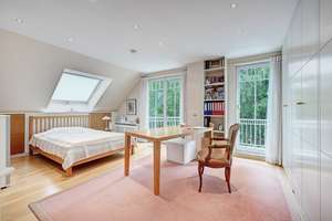 Ruhige 4-Zimmer-DG-Wohnung mit 2 Bädern, 2 Balkonen + Galerie in Waldtrudering – Die vollständige Adresse der Immobilie erhältst du vom Anbieter., 81827 Waldtrudering, München – Vorschaubild 10