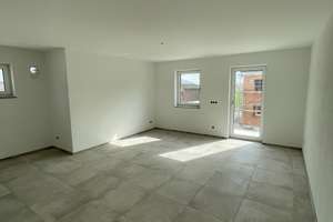 Helle Neubauwohnung im 1. Stock