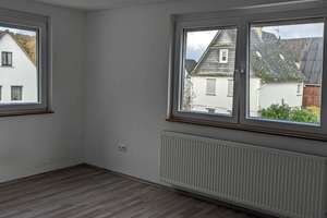 Familienidylle trifft Freiheit – Haus mit Scheune & großem Grundstück! – Die vollständige Adresse der Immobilie erhältst du vom Anbieter., 35606 Solms – Vorschaubild 7