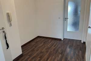 Suchst Du noch? - Super 2 Raum Wohnung mit Aufzug und Südbalkon zu vermieten – Stiftsstraße 5, 9130 Sonnenberg, Chemnitz – Vorschaubild 9