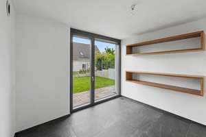 Architektonische DHH in exklusiver Hanglage – modernes Wohnerlebnis in Simmelsdorf – Die vollständige Adresse der Immobilie erhältst du vom Anbieter., 91245 Simmelsdorf – Vorschaubild 15