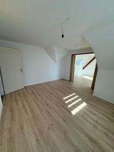 Exklusive 3,5-Raum-Wohnung mit gehobener Innenausstattung mit Balkon und Einbauküche in Warthausen