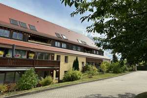 Kapitalanlage – Vermietete 4 Raum Wohnung im 1.OG mit Balkon, EBK sowie Garage in Dresden Oberwartha