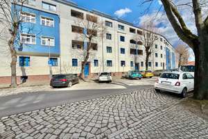 Kapitalanlage in Top-Wohnlage – vermietete 2,5-Zimmer-Altbauwohnung.