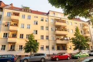 Lage, Lage, Lage –  Altbauwohnung am Tempelhofer Feld WG geeignet – Die vollständige Adresse der Immobilie erhältst du vom Anbieter., 12103 Tempelhof, Berlin – Vorschaubild 2