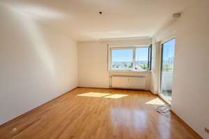 Frisch renovierte 2-Zimmer-Wohnung mit Balkon und EBK in Leonberg