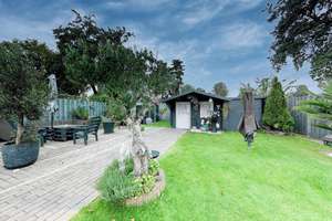 Design trifft Wohlgefühl – exklusiv modernisiertes Refugium mit Pool und Gartenidylle – Die vollständige Adresse der Immobilie erhältst du vom Anbieter., 47178 Vierlinden, Duisburg – Vorschaubild 4