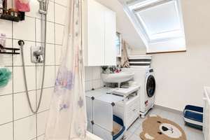 Vermietete 4 Zimmer Dachgeschosswohnung in gefragter Lage von Stuttgart - Zuffenhausen – Die vollständige Adresse der Immobilie erhältst du vom Anbieter., 70435 Zuffenhausen-Hohenstein, Stuttgart – Vorschaubild 8
