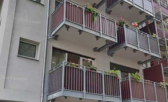 Eigenheim für die große Familie oder als Studenten-WG geeignete 4-Zimmer-Wohnung!