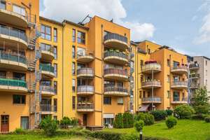 +++Lichtdurchflutete Maisonette mit Dachterrasse, 2 Bädern und 2 Stellplätzen in zentraler Lage+++ – Ottostr. 8, 9113 Schloßchemnitz, Chemnitz – Vorschaubild 2