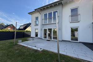 Sehr gepflegtes,  freistehendes EFH mit Garage und eingezäuntem Garten sucht zuverlässige Mieter