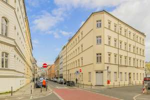 Bezugsfreie 3-Zimmer-Altbau-Wohnung in bester Mitte-Lage mit EBK – Kleine Hamburger Straße 24, 10115 Mitte (Ortsteil), Berlin – Vorschaubild 9