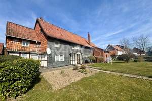 Landliebe – Großzügiges Anwesen mit Potenzial!! – Am Berge 30, 31079 Almstedt – Vorschaubild 1