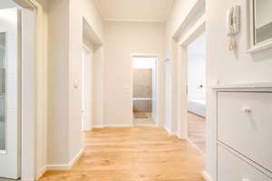 Sonnige 2,5 -RW* vollständig saniert und möbliert* EBK* Bad mit Wanne* hochwertig sanierter Altbau* – Leipziger Straße 140, 1127 Pieschen-Süd, Dresden – Vorschaubild 3