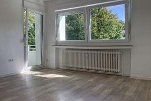 Großzügig geschnittene 3 Zimmer-Wohnung in Schildesche mit Balkon zu vermieten – Am Pfarracker 42, 33611 Schildesche, Bielefeld – Vorschaubild 1