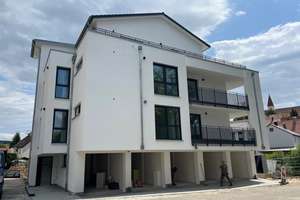 Luxuriöse 3,5-Zimmer-Wohnung mit umlaufenden Sonnenbalkon & Garage in Top-Lage von Aalen-Unterkochen – Quellenweg 25, 73432 Unterkochen, Aalen – Vorschaubild 2