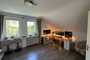 gemütliche, sehr helle 2-Zimmer-DG-Wohnung mit Balkon in Düsseldorf – Die vollständige Adresse der Immobilie erhältst du vom Anbieter., 40593 Benrath, Düsseldorf – Vorschaubild 8