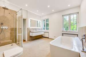 Ein Hauch von Luxus - modernisierter Walmdachbungalow mit viel Privatsphäre in bester Kaiserberglage – Die vollständige Adresse der Immobilie erhältst du vom Anbieter., 47058 Duissern, Duisburg – Vorschaubild 3