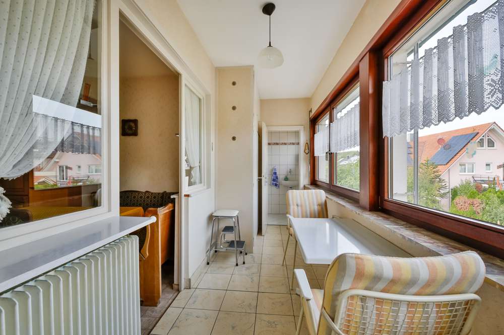 Immobilie in Birkenfeld - 2-Familienhaus mit großem Garten, 3 Garagen und Potenzial in ruhiger Lage! - Bild 2