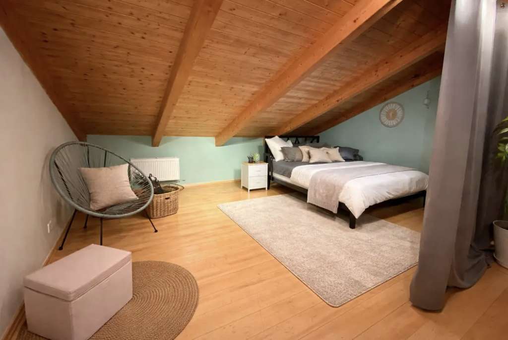 Immobilie in Garmisch-Partenkirchen - Gelgenheit in Garmisch, komplettes DG mit 2 Balkonen - Erbpacht - Gelegenheit ! - Bild 3