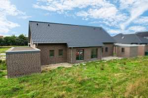 PROVISIONSFREI: Ebenerdige Neubau DHH in Top Sackgassenlage und KFW 40 Stil! – Die vollständige Adresse der Immobilie erhältst du vom Anbieter., 26605 Aurich – Vorschaubild 2