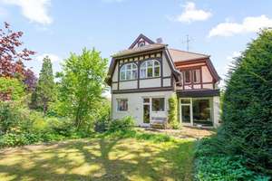 Wunderschöne, denkmalgeschützte Stadtvilla in bevorzugter und ruhiger Wohnlage  – Die vollständige Adresse der Immobilie erhältst du vom Anbieter., 70193 Lenzhalde, Stuttgart – Vorschaubild 10