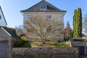 Charmantes Einfamilienhaus mit Pool und großzügigem Garten in Saarbrücken – Die vollständige Adresse der Immobilie erhältst du vom Anbieter., 66132 Bischmisheim, Saarbrücken – Vorschaubild 2