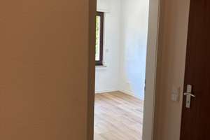 Geschmackvolle, modernisierte 2-Zimmer-Erdgeschosswohnung mit Balkon in Köln Riehl – Die vollständige Adresse der Immobilie erhältst du vom Anbieter., 50735 Riehl, Köln – Vorschaubild 5
