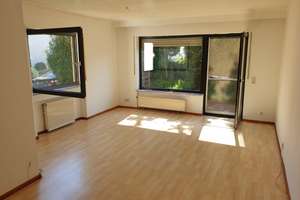 Doppelhaushälfte mit Garten und Terrassen in Ober-Wöllstadt